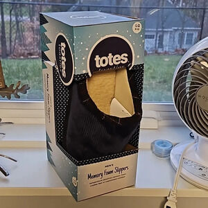NIB Men's totes slippers size 9/10 large